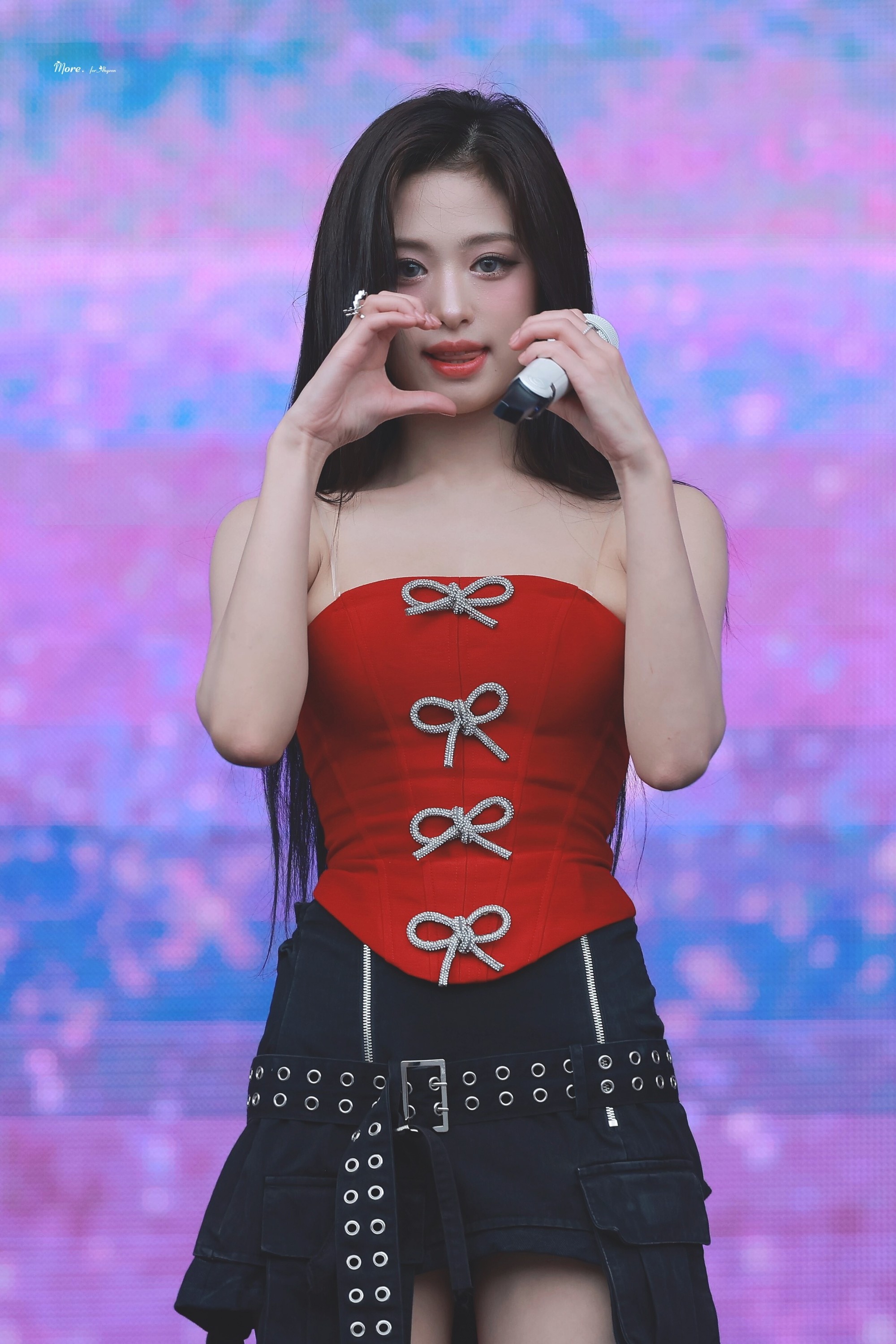 Ảnh chân dung Ahyeon BABYMONSTER