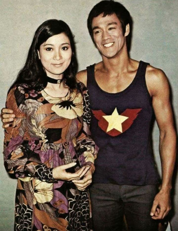 Đinh Bội chấp nhận làm người tình của Lý Tiểu Long Đinh Bội bên cạnh Lý Tiểu Long