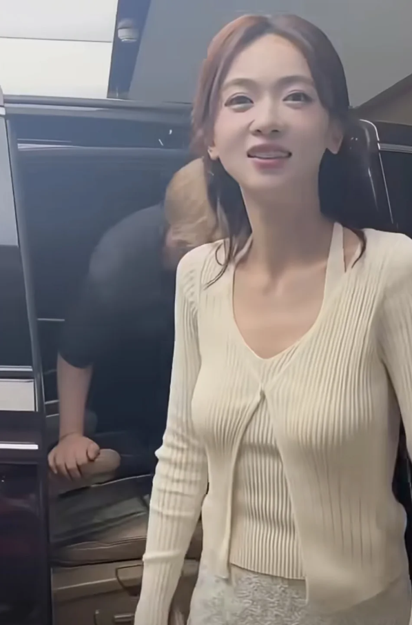 Ngoại hình gây hoang mang của Ngô Cẩn Ngôn