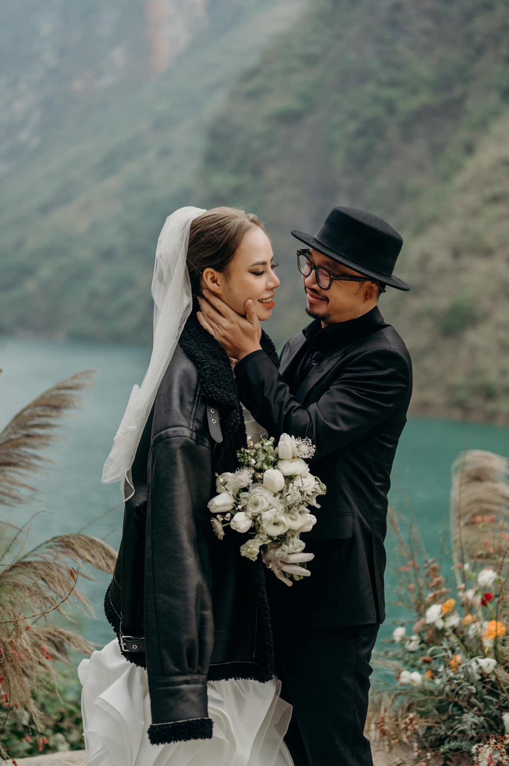 Hà Lê và Gia Linh trong ngày cưới Ảnh cưới của Hà Lê và Gia Linh