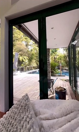 Tiểu cảnh sân vườn Sân vườn xanh mát ở nhà Trương Phương