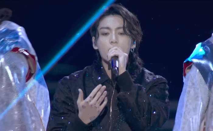 Jung Kook - popstar toàn cầu Jung Kook là popstar thế hệ mới nổi tiếng toàn cầu