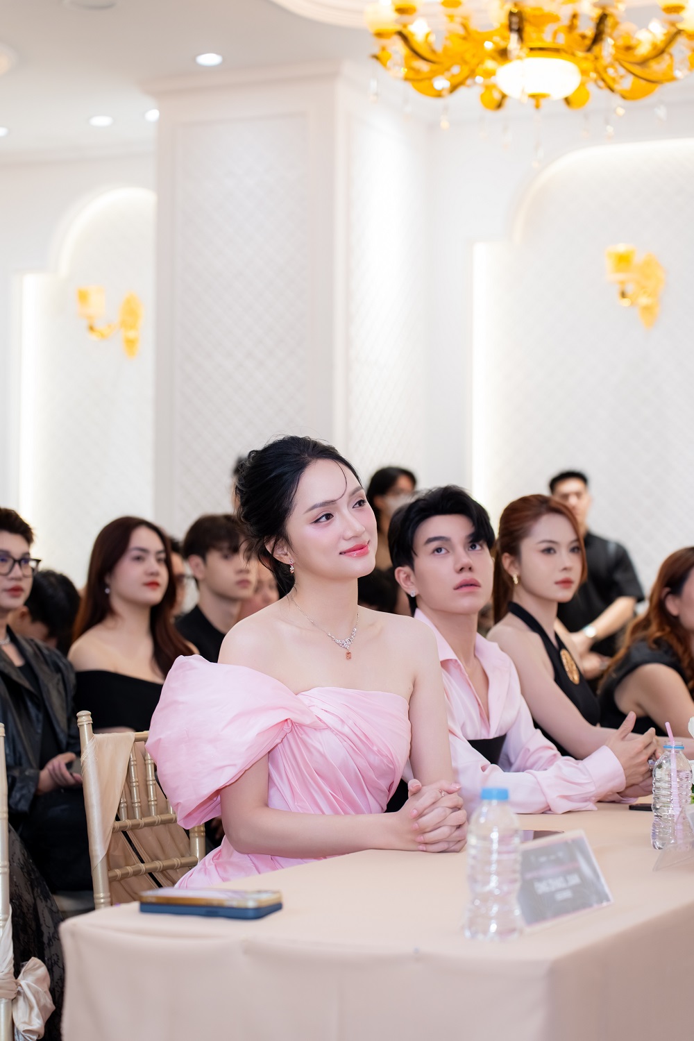 Thông tin cuộc thi sắc đẹp có giải thưởng lớn