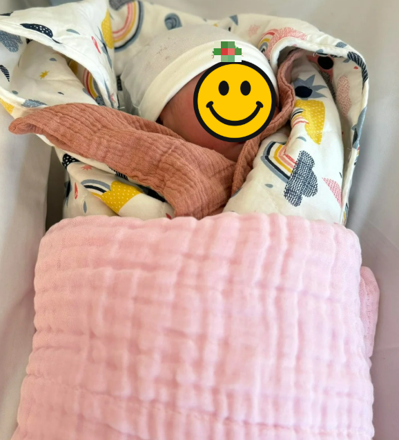 Hà Lê thông báo tin vui con đầu lòng chào đời vào sáng 1/12 Hà Lê chia sẻ hình ảnh con đầu lòng