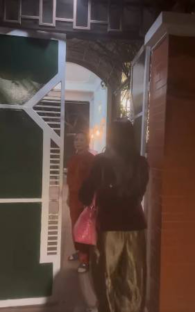 Nơi sống rộng rãi, bình yên của nữ nghệ sĩ thu hút sự chú ý. Không gian sống của NSND Hà Thủy