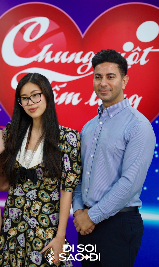 Hoạt động thiện nguyện của Tiên Nguyễn và chồng