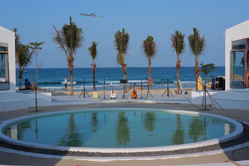 Hồ bơi hướng biển Ninh Thuận Bể bơi hướng biển tại biệt thự