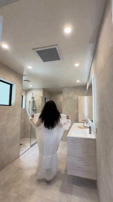 Khu vực bếp và bàn ăn Bếp và bàn ăn liền kề trong ngôi nhà